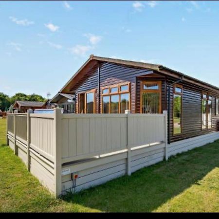 Ness Lodge Little Habton Экстерьер фото